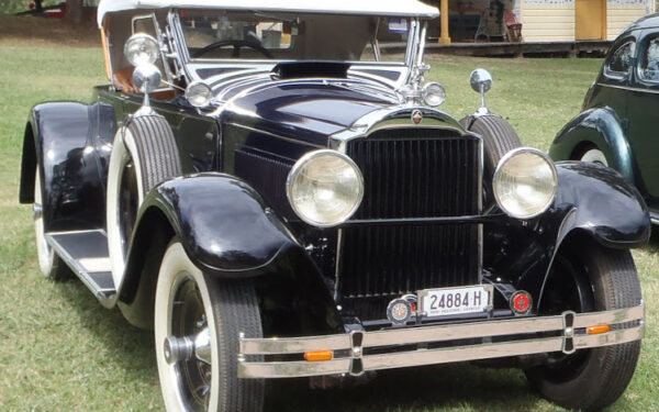 1929PackardFront Logo Lites LED Turn Signals on a 1929 Packard